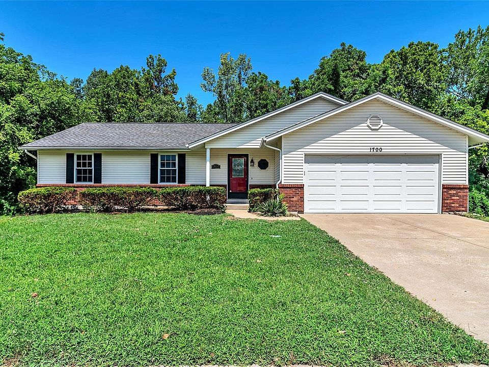 1st image of 1700 Foxglove Dr