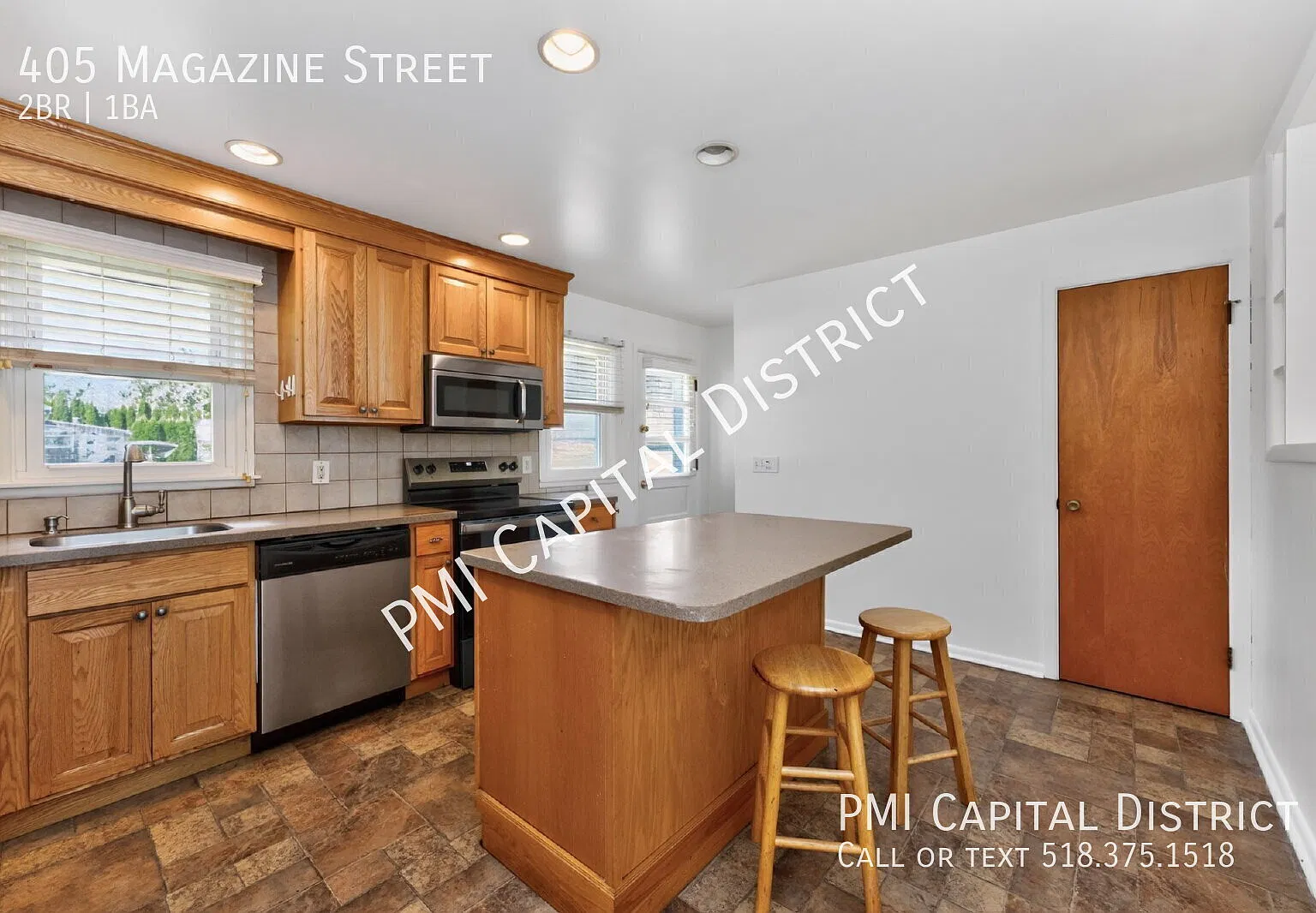 Cozy 2 bedroom, 1 bath single family ranch home, with garage and generous yard space. Within minu... — Photo 4