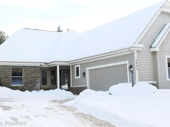 5624 Northcrest Xing, Clarkston, MI 48346
