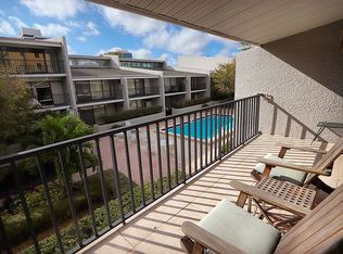 301 2nd St N APT 2, Saint Petersburg, FL 33701