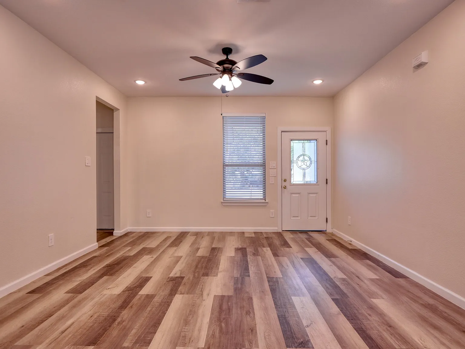 3 bed, 1616 sqft, $1,699 — Photo 4