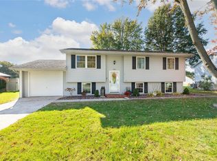 304 Belvedere Cir, Brighton, IL 62012