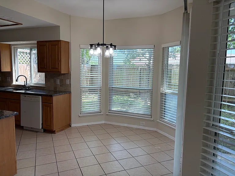 8301 Bradford Edward Cv — Photo 8
