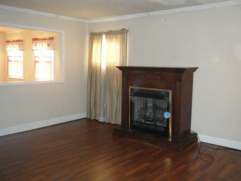 2nd image of 1291 Pitcock Ln