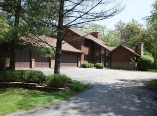 6 Wooded Ln, Hawthorn Woods, IL 60047