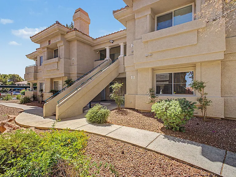 381 Manti Pl — Photo 1