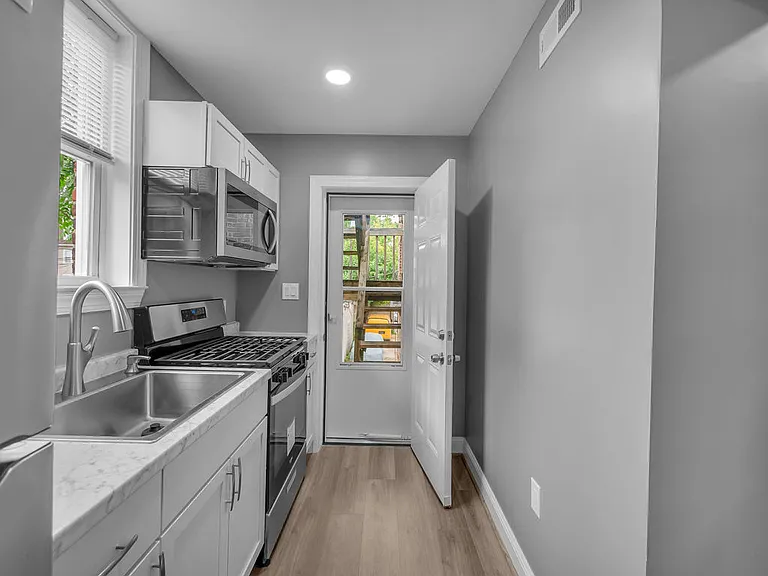 4806 Liberty Heights Ave — Photo 26