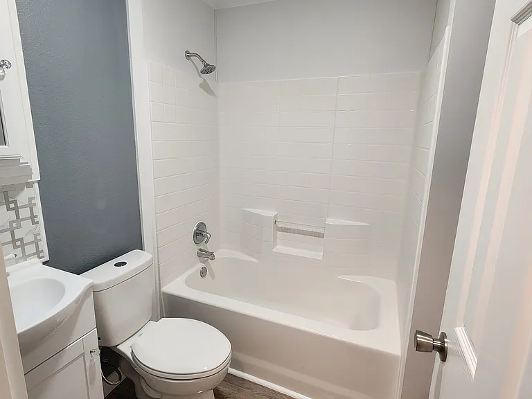 220 Bois D Arc St — Photo 18