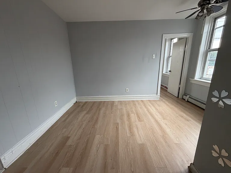 12-16 Grant Ave #6 — Photo 5
