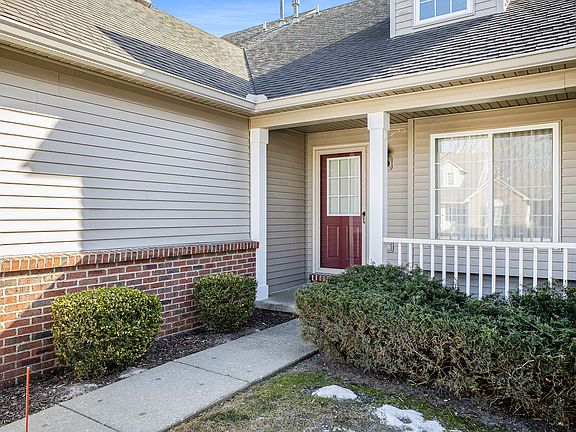 2nd image of 612 Woodberry Ln
