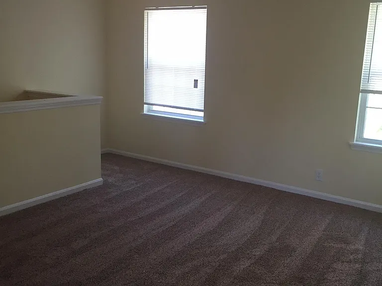 8015 Apple Valley Dr — Photo 6