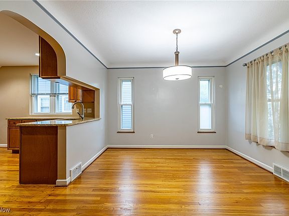 3rd image of 4410 W 168th St