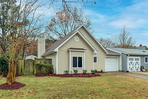 1423 Goldfinch Ln Photo 1