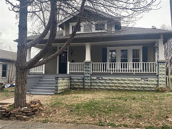3rd image of 1618 Cedar St