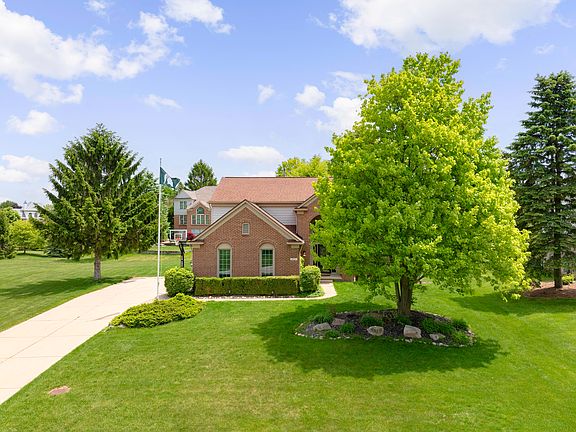 2nd image of 4923 Lexington Ct