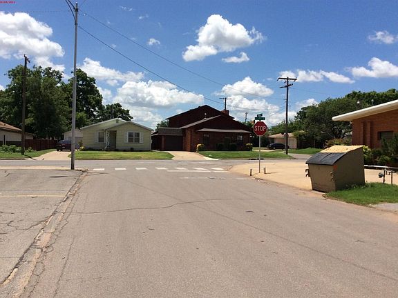 4th image of 305 N Boone Ave