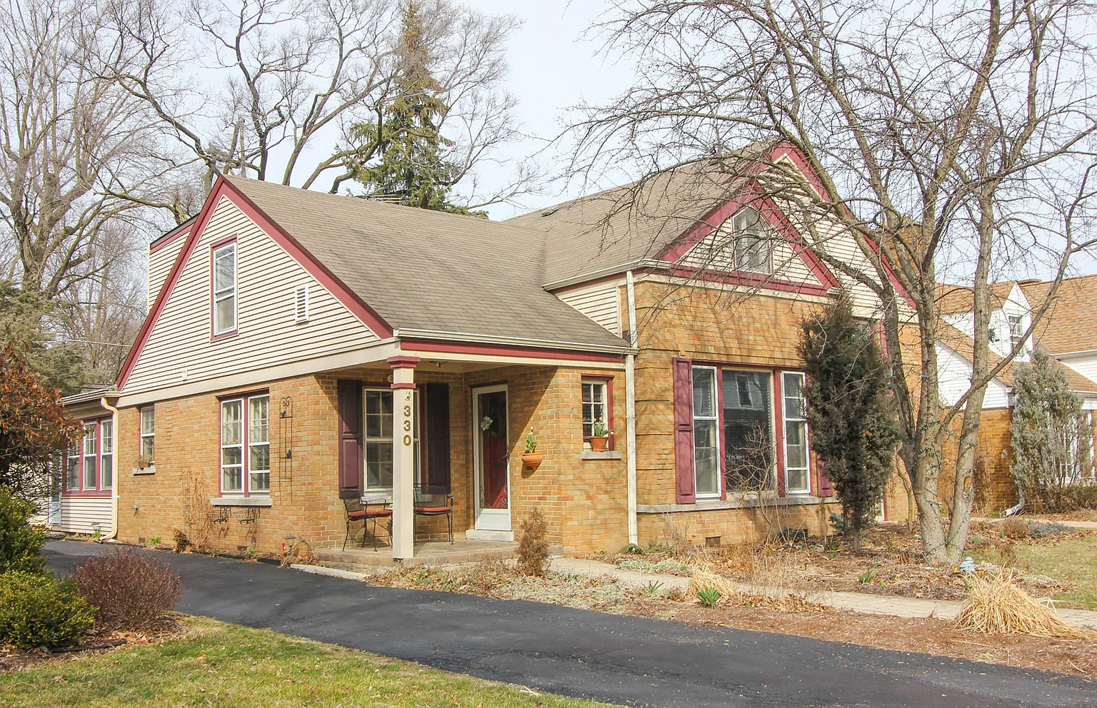 330 Forest Ave photo 1