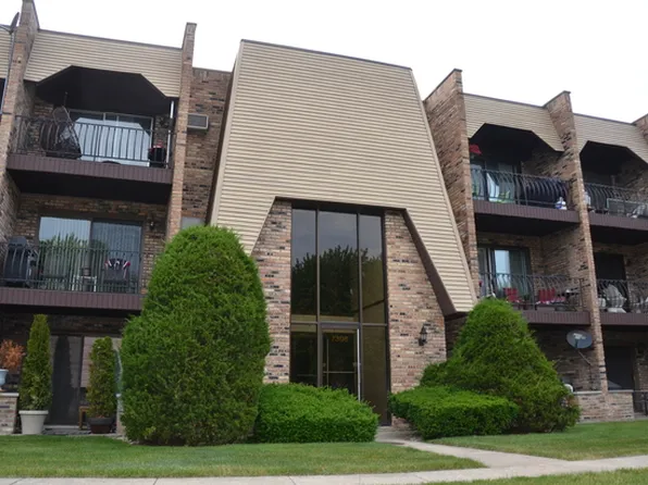 7308 Blackstone Ave #1, Justice, IL 60458