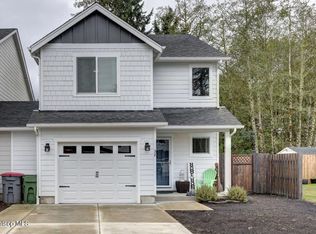 32 NW 6th Pl, Warrenton, OR