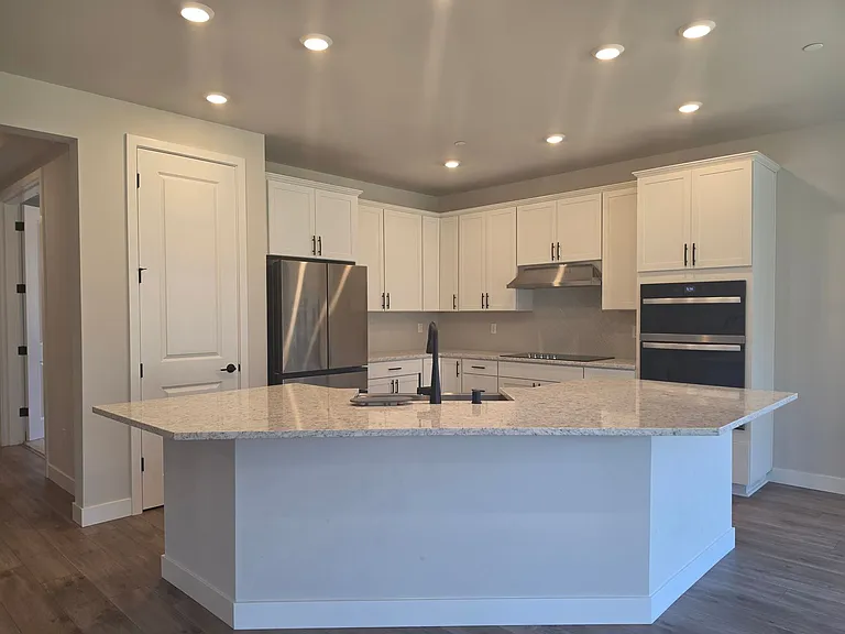 23386 Arbors Terrace Rd NE — Photo 12