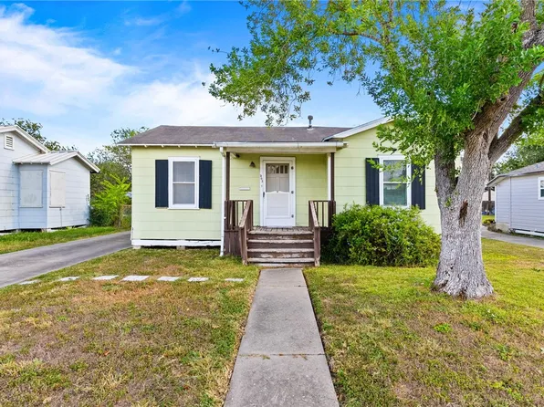 503 E Henderson St, Bishop, TX 78343