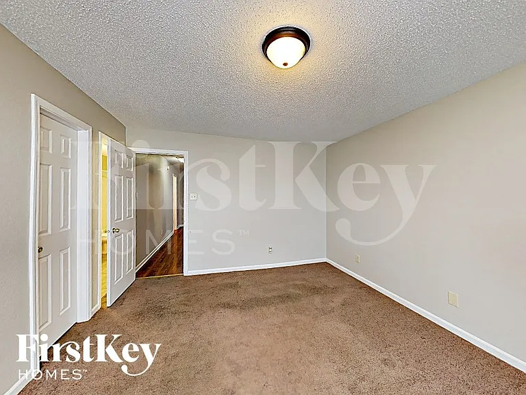 6646 Kinnerton Dr — Photo 10