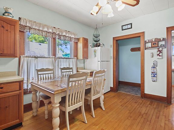 5th image of 318 Park St