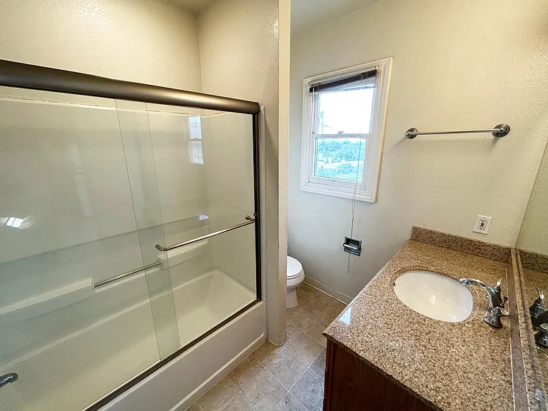 634 Capitol St #A — Photo 14