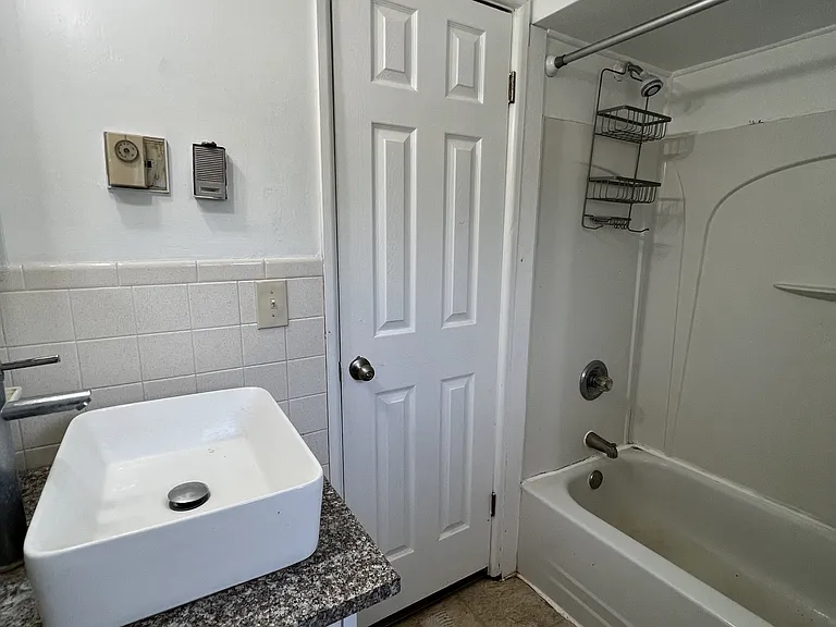 220 Harry L Dr — Photo 5