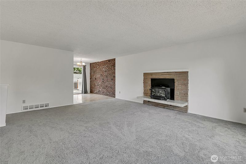 4th image of 10074 SE 213th Place