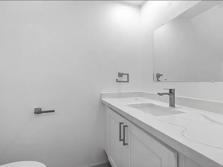1151 N Peck Ave — Photo 18