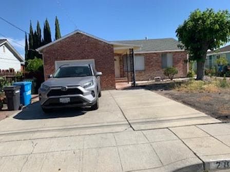 1st image of 2853 Fresno St
