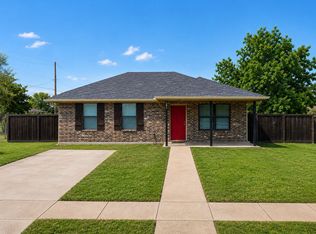 203 W Willow St, Sanger, TX 76266