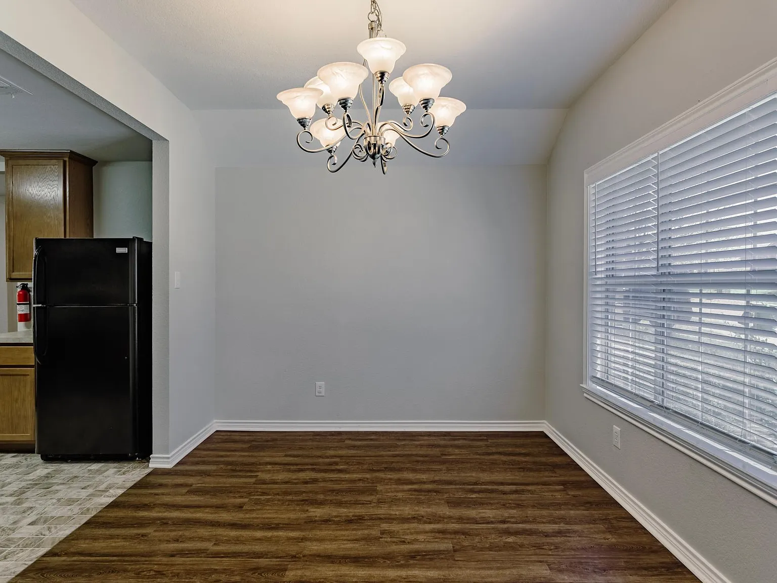 8915 Wild Rose Ln — Photo 4