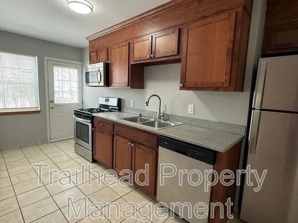 320 E Gregory Blvd #2, Kansas City, MO 64113