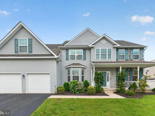 2009 Woodbridge Ln, Pennsburg, PA 18073