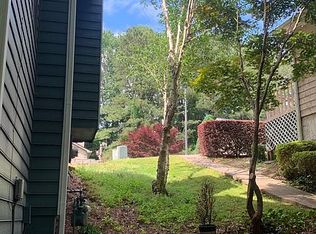 4208 Lakes End Dr NW, Kennesaw, GA