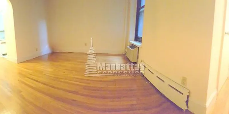 Rented by Manhattan Connection | media 22