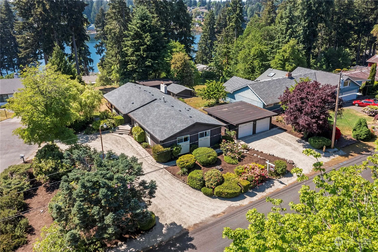 10606 Wauna Street SW photo 1