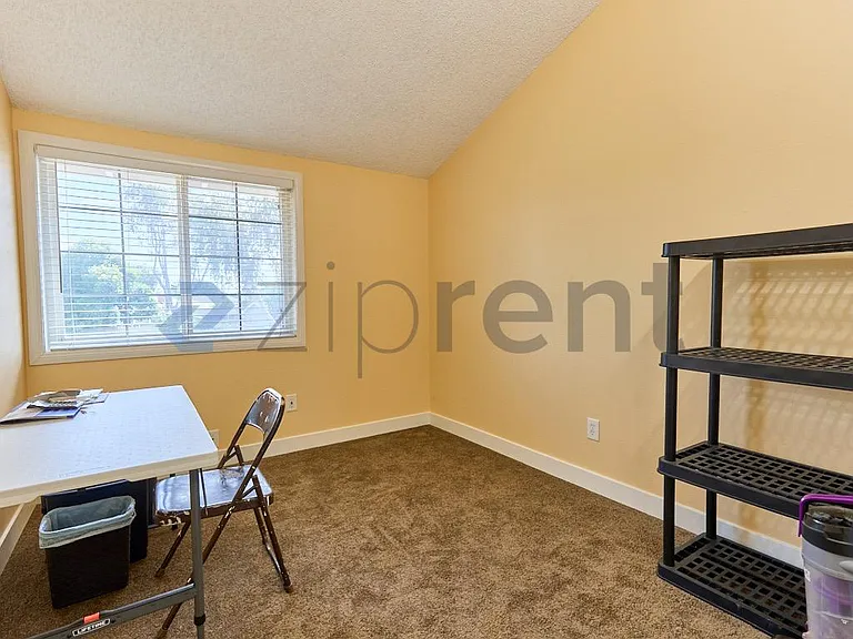 1106 S Clarence St — Photo 16