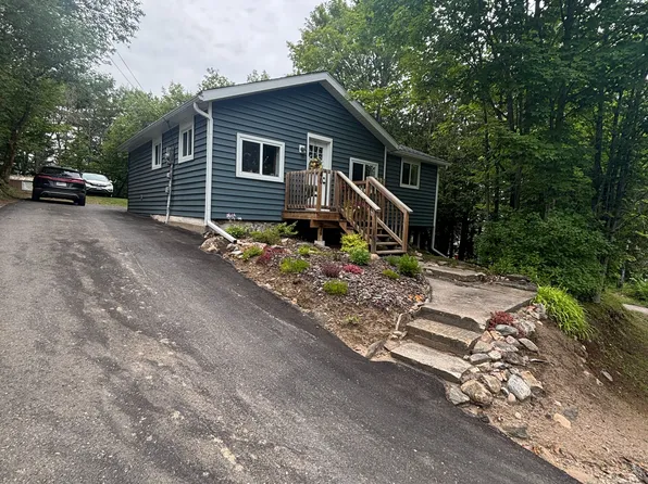 39 Cleak Ave N, Bancroft, ON K0L 1C0