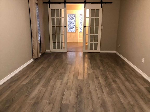 3rd image of 706 Henderson Dr
