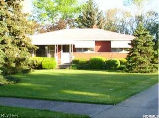 527 Westview Dr, Bedford, OH 44146