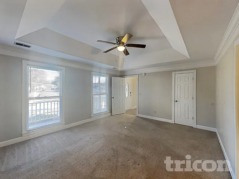 242 Chisolm Cir — Photo 9