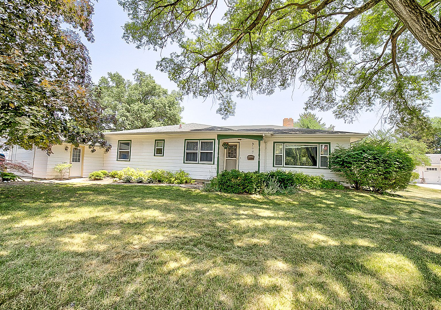 902 S 5th St, Watseka, IL 60970 Zillow