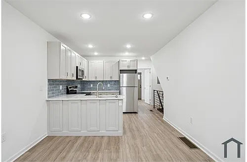 2553 S Dewey St #1 Photo 1