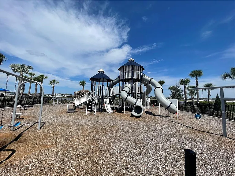 590 Sunlit Coral St — Photo 31