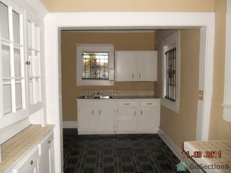 2nd image of 1237 16th Pl SW