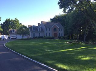 235 Old Coach Ln, Stratford, CT 06614