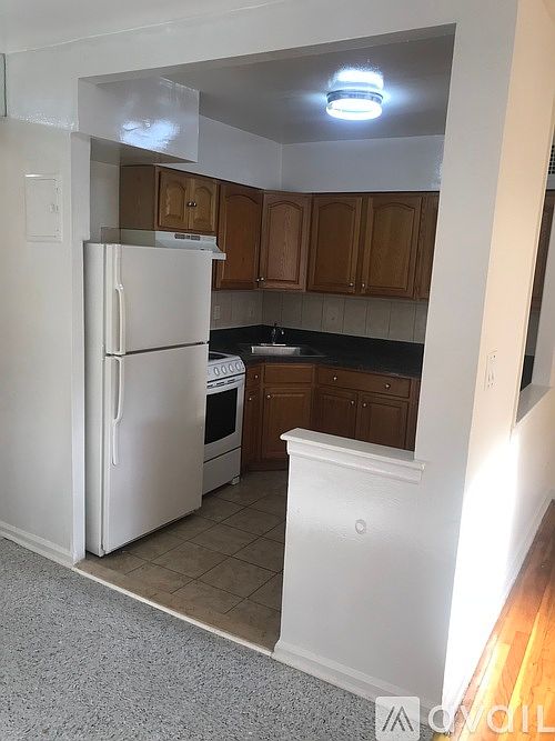1st image of 719 E 78th St #1